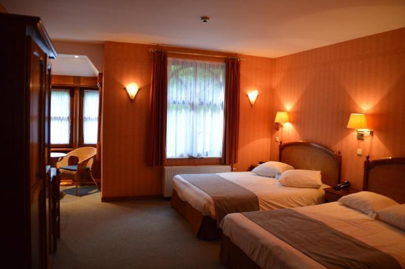 Hotel La Porte de France Bouillon Exterior foto